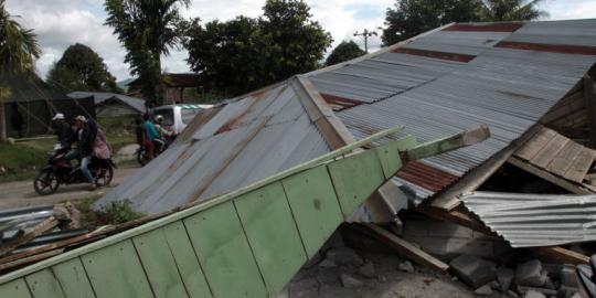 Sekolah hancur, korban gempa Aceh Tengah butuh kelas darurat