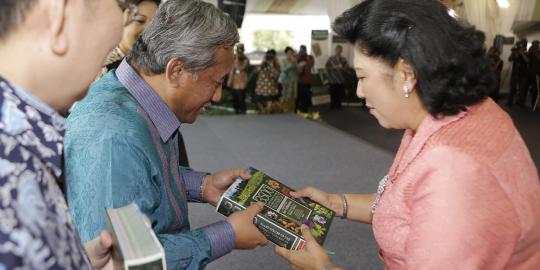 Rayakan ultah, Ibu Ani luncurkan buku kekayaan alam Indonesia