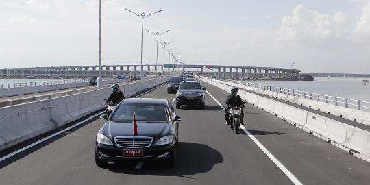 Dibuka gratis, warga Bali serbu jalan tol baru