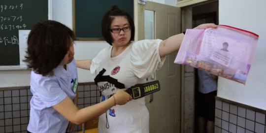 Hindari mencontek, murid perempuan China dilarang pakai kutang