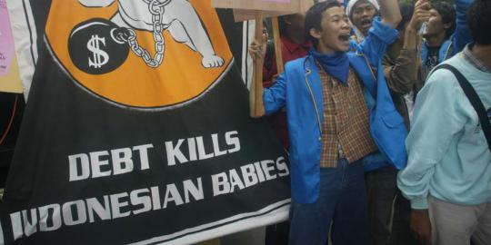Utang luar negeri paksa pemerintah ubah UU agar pro-asing