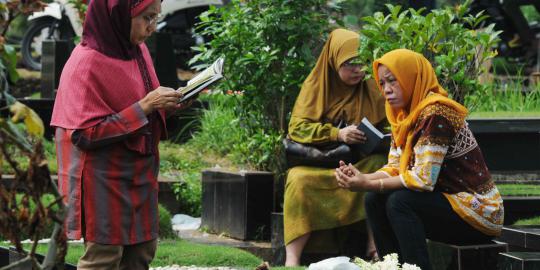 Jelang Ramadan, pemakaman muslim di Bali ramai peziarah