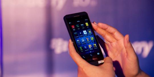 BlackBerry layar sentuh mulai diminati?