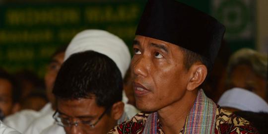 Tarawih di masjid setengah jadi, Jokowi dikira rakyat jelata