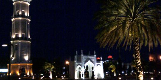 Plafon masjid rubuh saat puluhan jemaah sedang salat tarawih