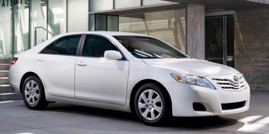 Toyota Camry sedan Jepang cetak sejarah di AS