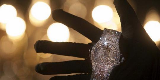 Penipu bermodus jualan jam Rolex palsu dibekuk polisi