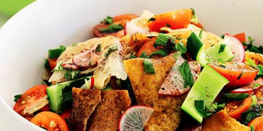 Cicipi Fattoush, menu buka dan sahur Libanon