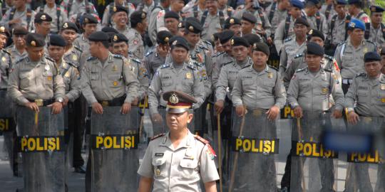 Massa di Pleno KPU Jatim memanas, 1.000 polisi disiagakan