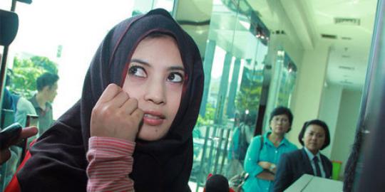 Tampil berjilbab, Novi Amalia bantah jaga image