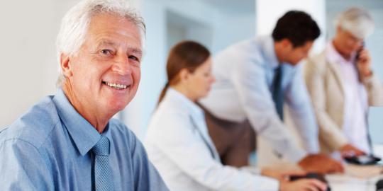 Menunda pensiun bisa turunkan risiko penyakit otak pada manula