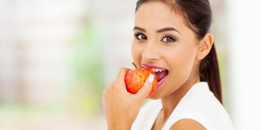 7 Makanan yang menghilangkan bau mulut