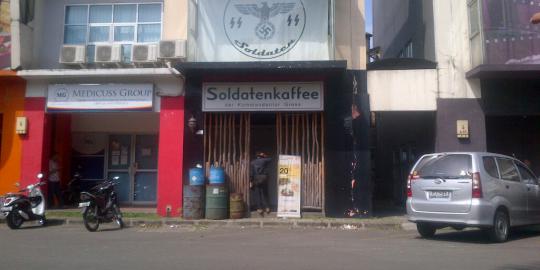 Ini penjelasan pemilik kafe 'Nazi' di Bandung