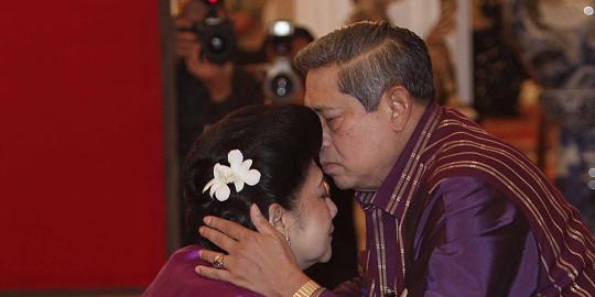Buka bersama anak yatim, SBY duet nyanyi bareng Ani Yudhoyono