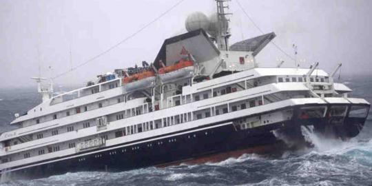 KM Putri Krakatau tenggelam, satu penumpang ditemukan tewas