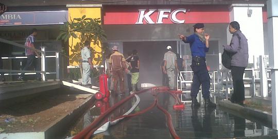 Api di KFC mal Mega Bekasi padam, tak ada korban jiwa