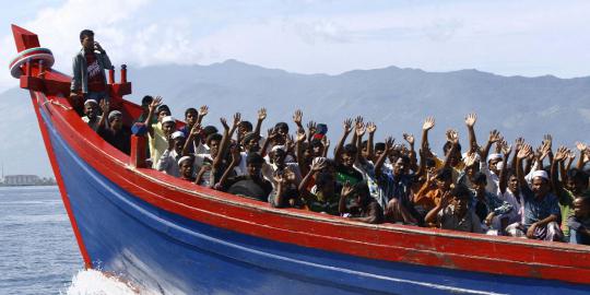 Kapal yang bawa imigran tenggelam akibat kelebihan kapasitas