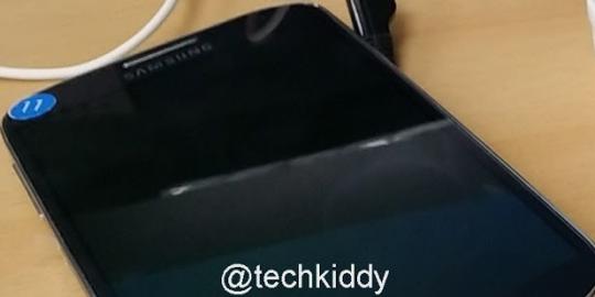 Lagi, Galaxy Note III menampakkan diri dengan Android 4.3