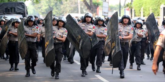 Ingin serbu KPU Kota Tangerang, massa Arief-Sachrudin bentrok