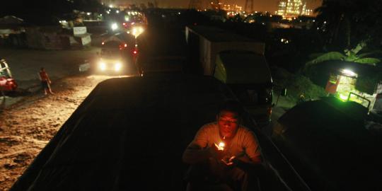 Dermaga Merak ambruk, sopir dan kondektur truk diperiksa polisi