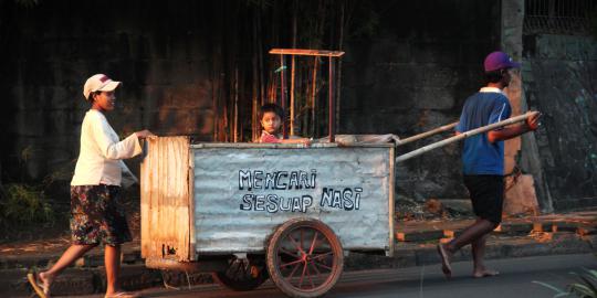 Sumiati, manusia gerobak dari keluarga berada