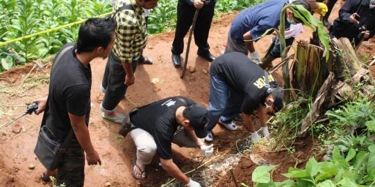Geger mayat anak profesor di ladang loncang dukun pengganda uang