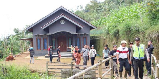 mewah di lereng gunung rev7