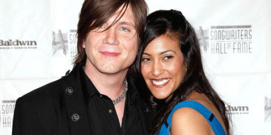 Akhirnya, vokalis Goo Goo Dolls lepas status duda