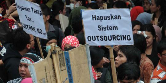 PKS: 1 Mei jangan hanya libur, tapi SBY harus hapus outsourcing