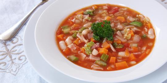 [Resep] NIkmati sahur sehat dengan Sup Sayur ala Italia