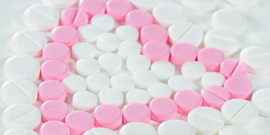 Penjualan obat makin laris, Kalbe Farma raup laba Rp 922 miliar