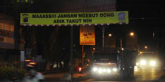 Pesan Polisi Brebes: Maaass! jangan ngebut dong, adik takut nih