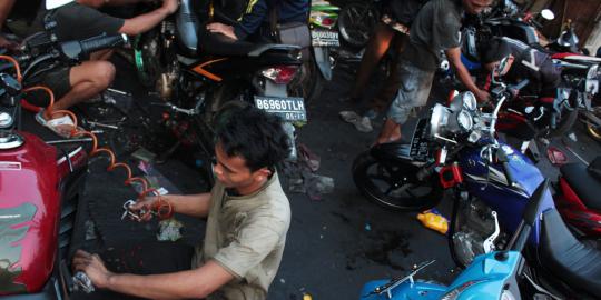 Jelang mudik, bengkel sepeda motor kebanjiran pelanggan