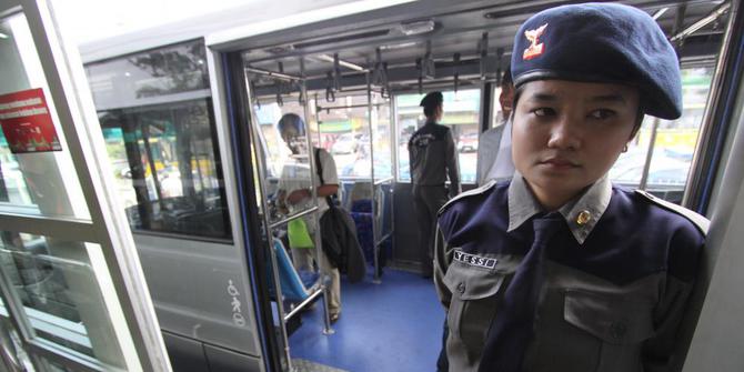  Dinas  Damkar  bantah pegawainya pukuli sopir Transjakarta 