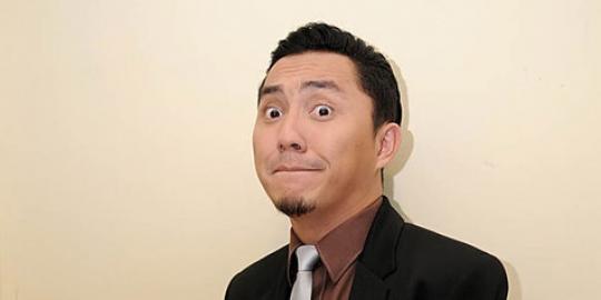 Nonton Efek Rumah Kaca, Ananda Omesh nangis