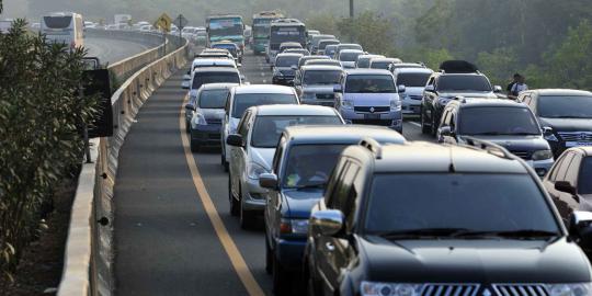 Pemudik mulai jejali Tol Cikampek dan Purbaleunyi, lalin macet