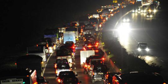 H-5 Lebaran, arus mudik pagi diwarnai dua kecelakaan beruntun