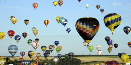 408 Balon udara terbang bersama untuk pecahkan rekor dunia!