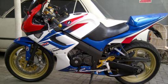 Smart modifikasi Honda CBR 150 | merdeka.com