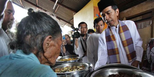 Lebaran hari pertama, Jokowi blusukan di Kampung Deret