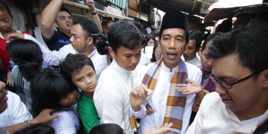 dengan anak buah rev1