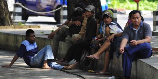 Warga: Siapa tahu Pak Jokowi keluar dan bagi-bagi duit