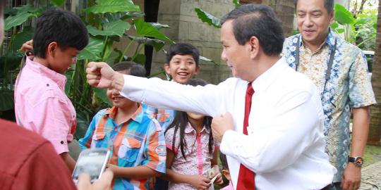 Prabowo pamer jurus pencak silat hajar koruptor