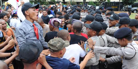 Kronologi bentrok berdarah di Lamongan