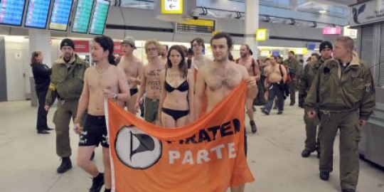 pemindai tubuh di bandara di jerman rev1