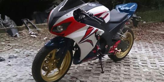 Sekilas modifikasi Honda CBR 250  tampil ala CBR  1000 