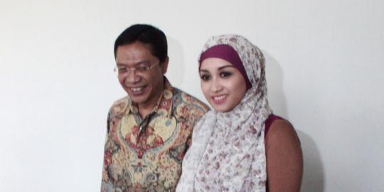 Septy, istri Fathanah mau isi program radio KPK asal ada 