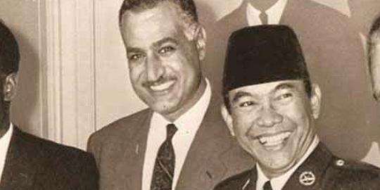 Cerita Soekarno dan Presiden Mesir 'inspeksi' tari perut