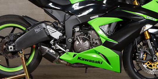 Knalpot M4 bikin raungan Ninja ZX-6R serasa MotoGP
