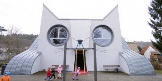 Keren, bangunan TK ini mirip kucing!